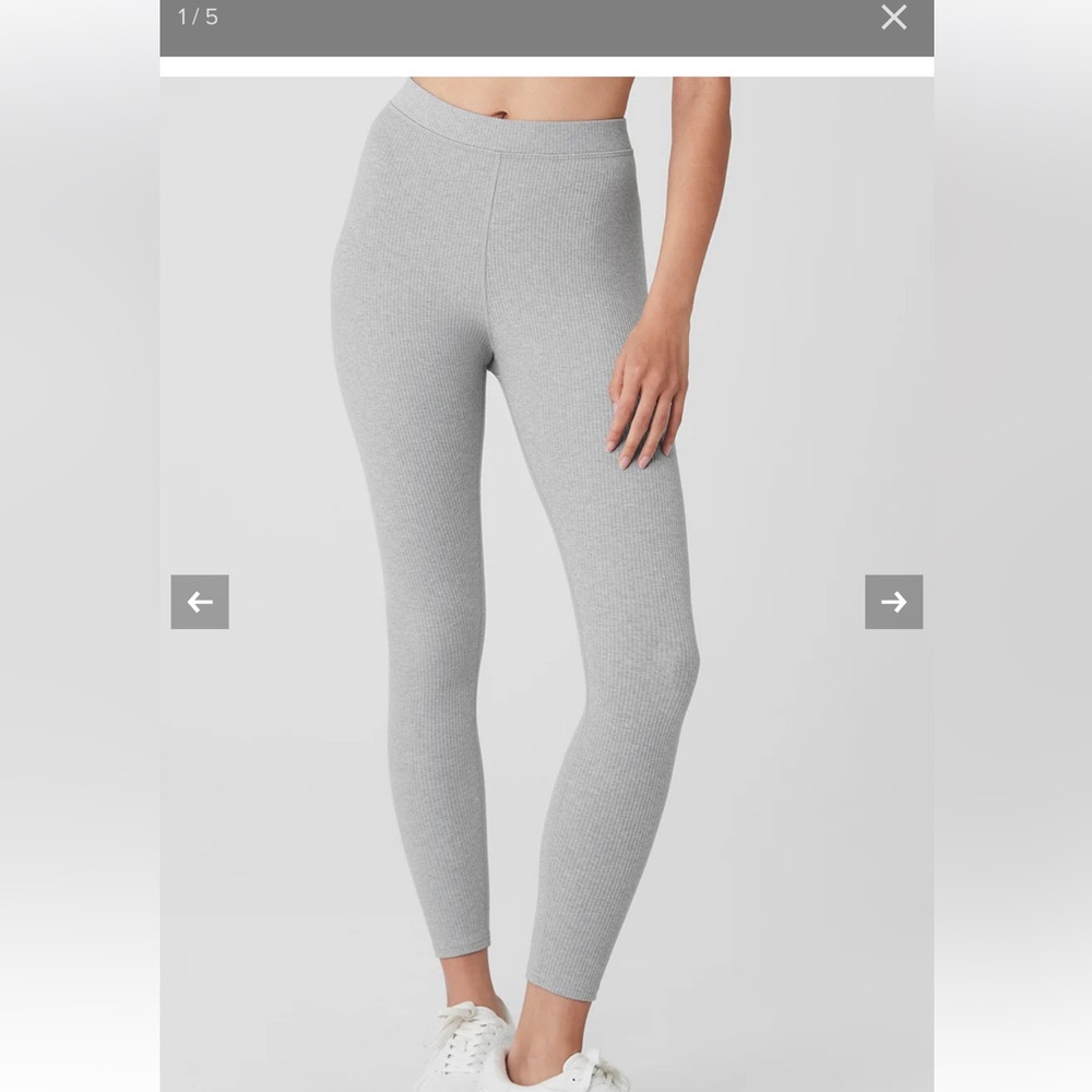 New Alo Yoga Ribbed High-Waist 7/8 Blissful Legging size XS
$98